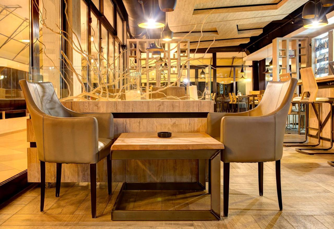 Hotel Le Pont ปรีเยดอร์ ภายนอก รูปภาพ