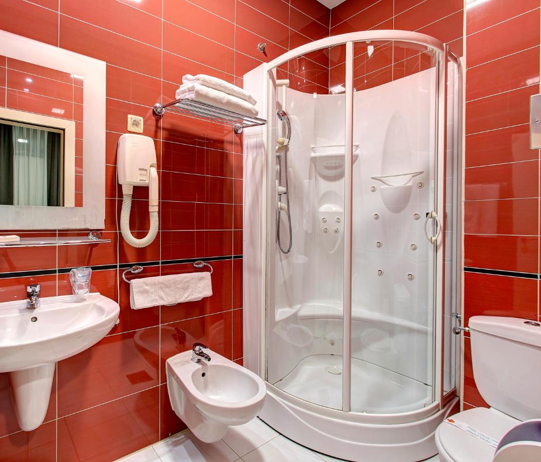 Hotel Le Pont ปรีเยดอร์ ภายนอก รูปภาพ