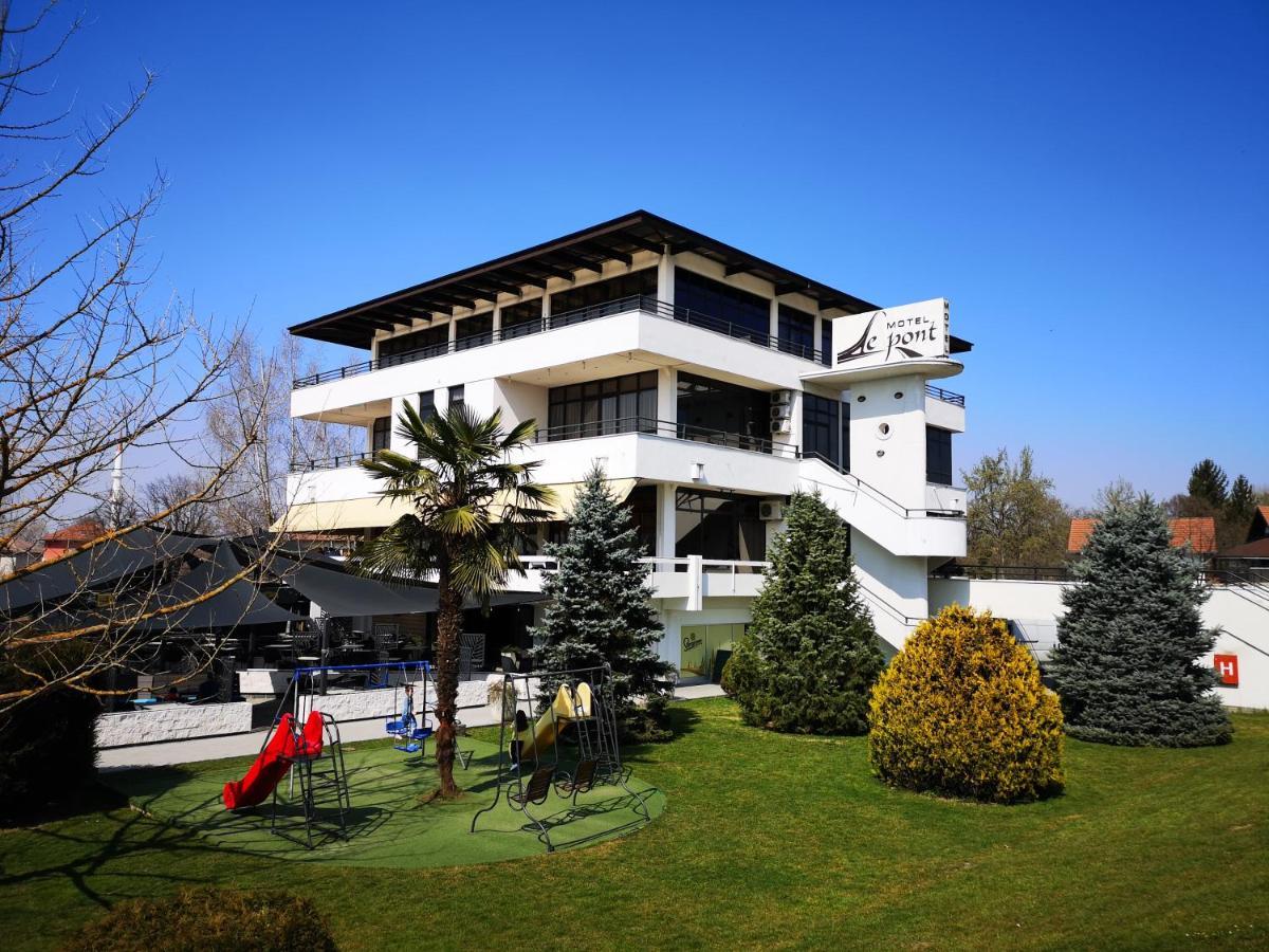 Hotel Le Pont ปรีเยดอร์ ภายนอก รูปภาพ