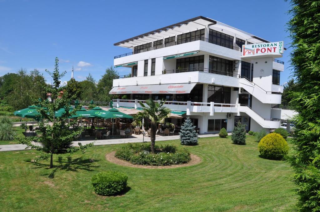Hotel Le Pont ปรีเยดอร์ ภายนอก รูปภาพ