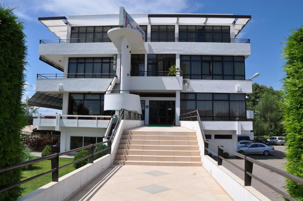 Hotel Le Pont ปรีเยดอร์ ภายนอก รูปภาพ