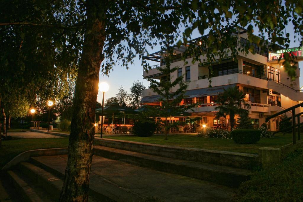 Hotel Le Pont ปรีเยดอร์ ภายนอก รูปภาพ